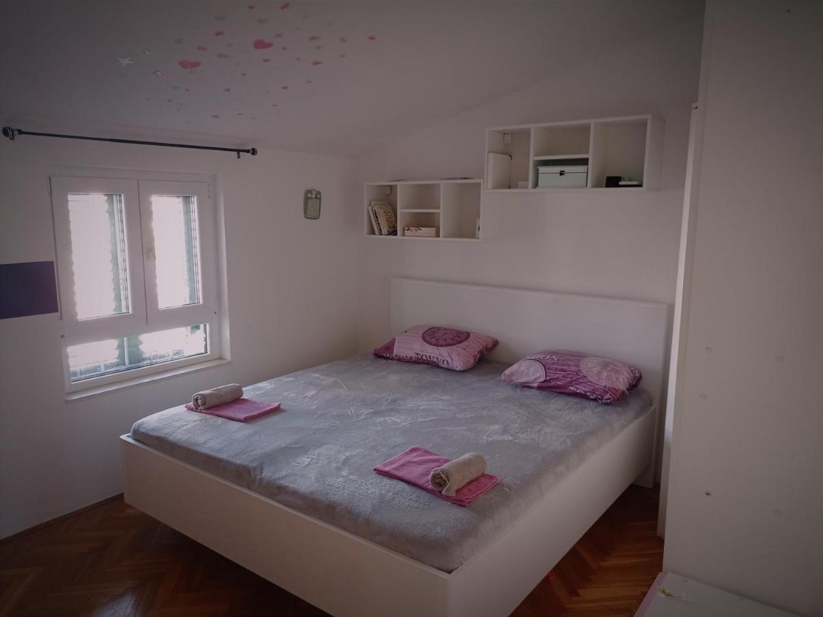 Apartment Matej Stobrec Bagian luar foto